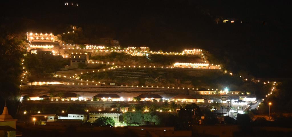 La Fontain Resort *